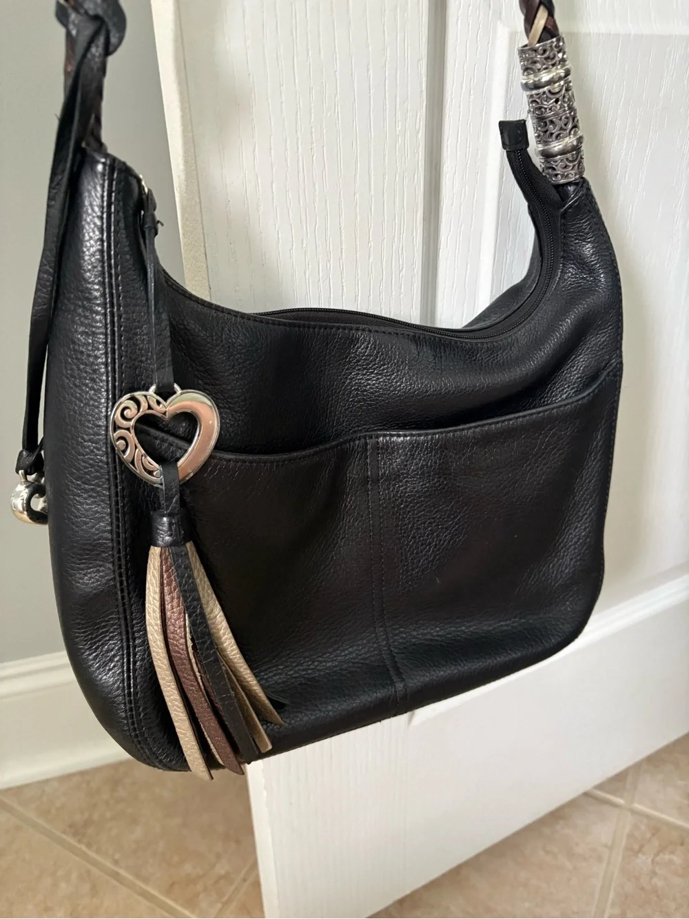 Brighton Barbados hobo shoulder bag made of black pebbled leather w/zipper top